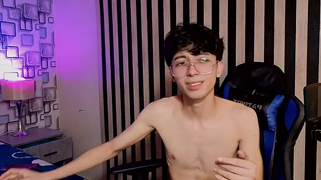 Twink_Sebas7 在線直播表演