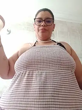 SelennaCooper XXX чат на живо