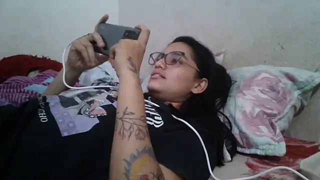 girl_tits Chat XXX in diretta