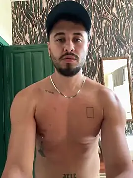 guzzfit's Live XXX Chat
