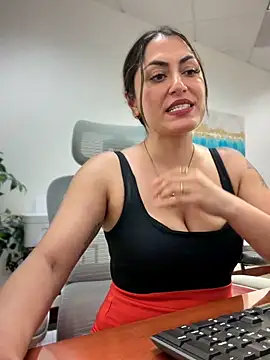 Онлайн чат XXX YourQueen18