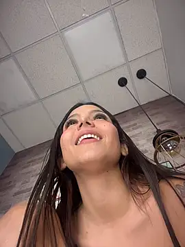 دردشة CherrySmirkXXX الجنسية المباشرة