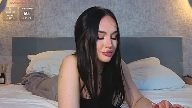 Онлайн чат XXX LushMirai