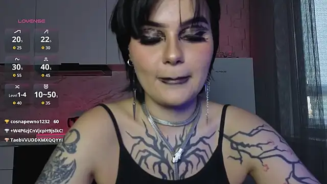 Chat +18 de IntrigueYourDay ao vivo
