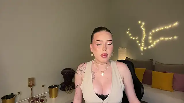 mistress_of_hearts' Live XXX Chat