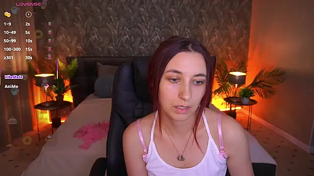 Chatroom XXX en direct de RoxieRay
