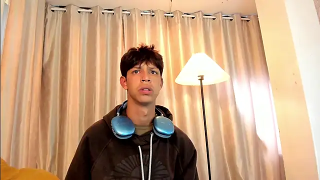Онлайн чат XXX Ethan_qop