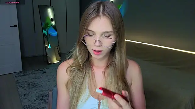 linakorvin লাইভ XXX চ্যাট