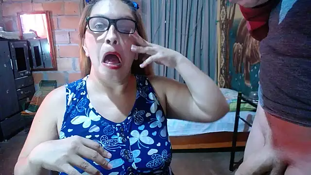 MOTHER_AND_SON09's Live XXX Chat