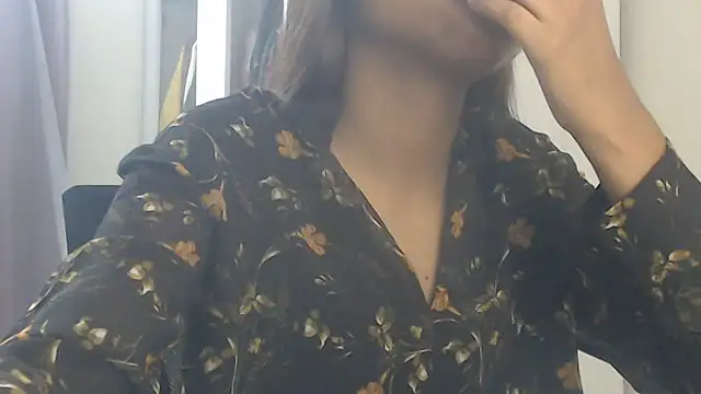 NancyRuvi Adlı Modelin Canlı XXX Sohbeti