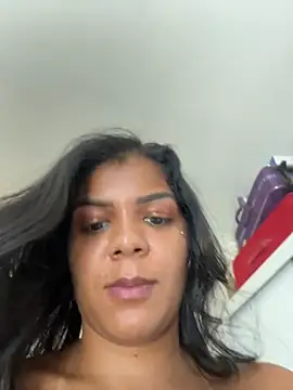 XXX chat uživo modela Indiazinhax
