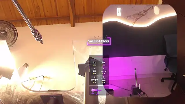 ValeriaOnyxのライブXXXチャット