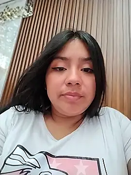 Chat +18 de Amber_Herrera ao vivo