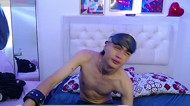 Show modela Ninou_14 na web-kameri
