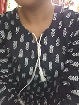 Tanha18 লাইভ XXX চ্যাট