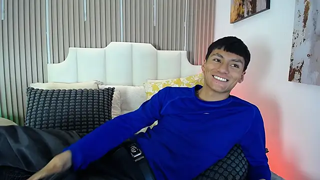Chat +18 de AdrianStark_ ao vivo