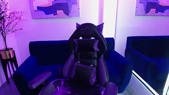 Maddie_T18's Live XXX Chat