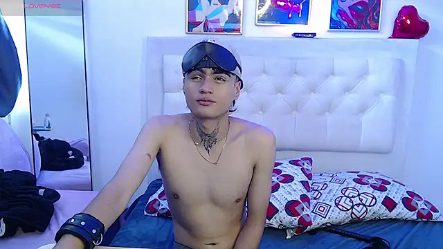 Ninou_14n Webbikameraesitys