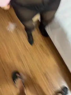 yunyun00007 Show in webcam