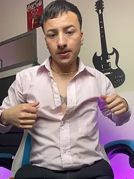XXX chat uživo modela Dereck_Klain