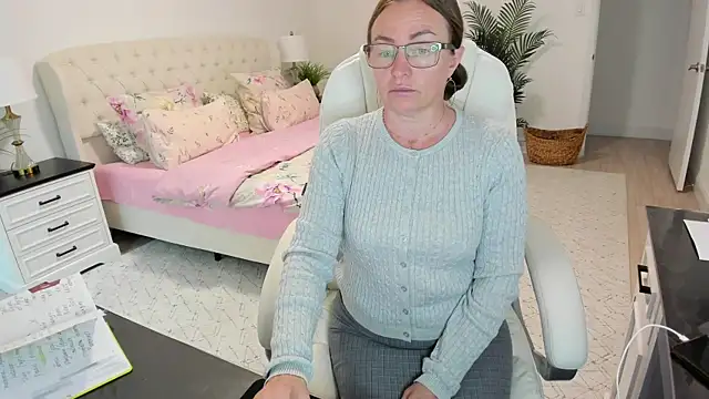 Vika73 live XXX chat