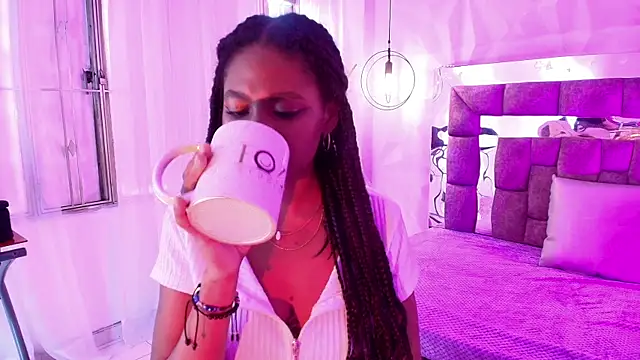 Queen_perla_'s Live XXX Chat