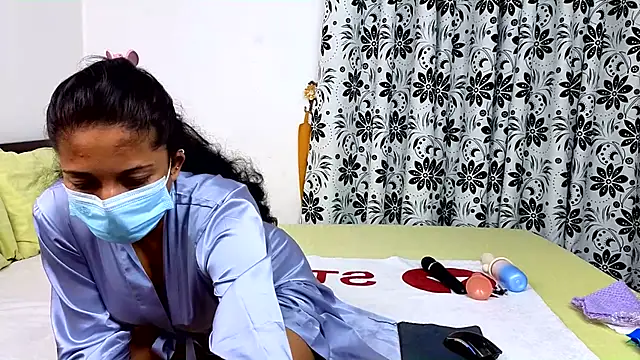 Tatoo_girl 网络视讯表演