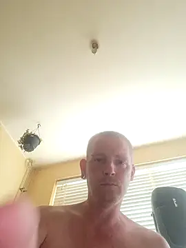 piercingpik Live XXX-chat