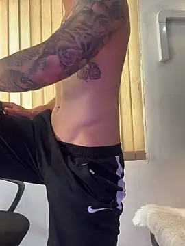 Show modela Alexander_ferre na web-kameri
