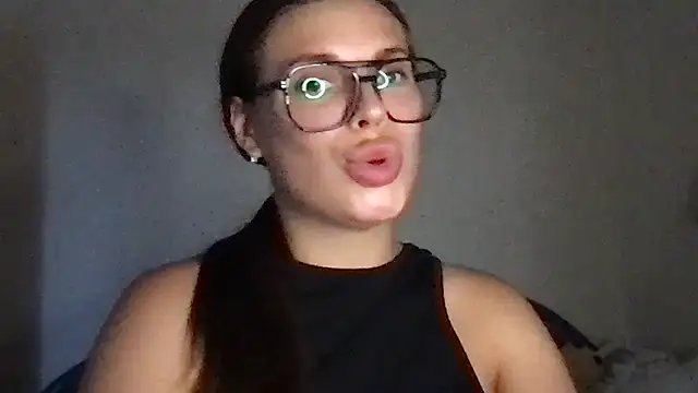MoonriseGoddess Adlı Modelin Canlı XXX Sohbeti