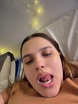 Colibri_xxx Adlı Modelin Canlı XXX Sohbeti