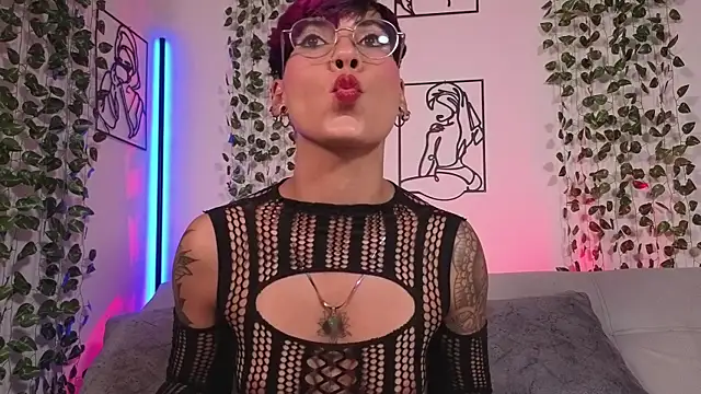 Chat +18 de MiaMorgan_ ao vivo