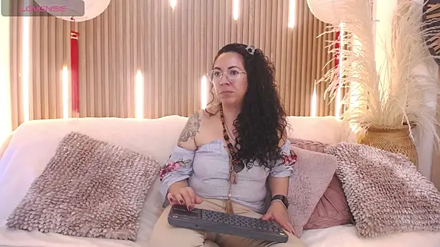 Velvet_Curly Live XXX-chat