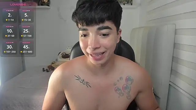 santy7v7 Pertunjukan Webcam