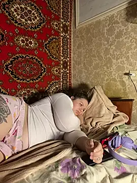 Nenssy555 XXX чат на живо