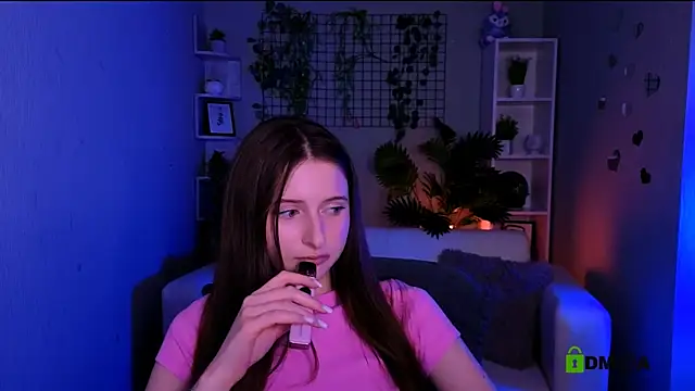 nekky_mouse élő XXX-chatje
