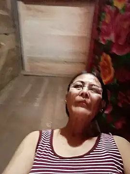 KK_sexyy: διαδικτυακό σόου στην κάμερα