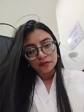 SOFI__10 Adlı Modelin Canlı XXX Sohbeti