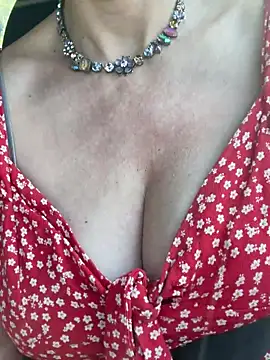 צ'אט XXX בשידור חי של AVA_MILF