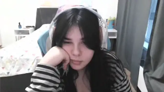 צ'אט XXX בשידור חי של LunarMia