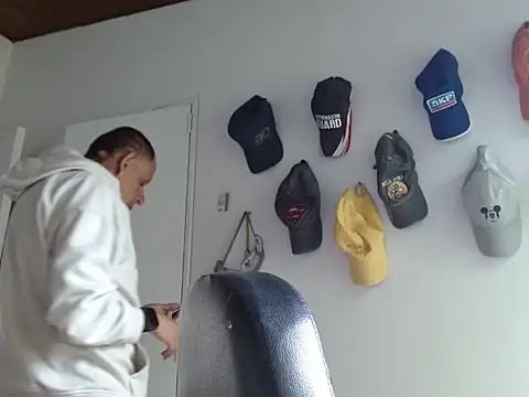 XXX chat uživo modela AlekNoir