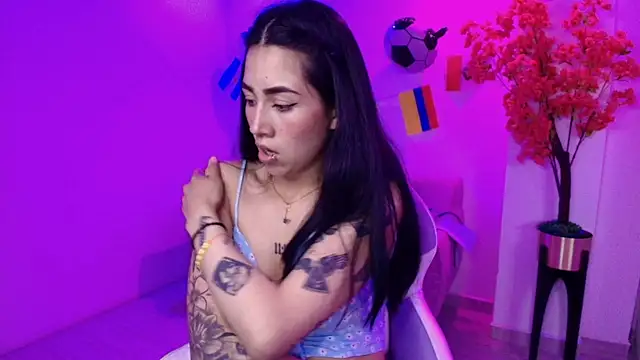 Chat +18 de Rainy_doll ao vivo