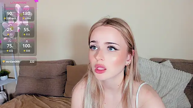 XXX chat uživo modela PorcelainBun