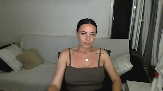 CloveLove Chat XXX in diretta