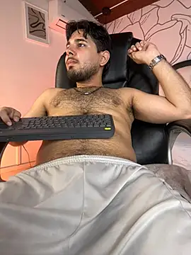 Samir_bear élő XXX-chatje
