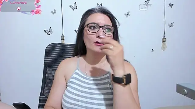 צ'אט XXX בשידור חי של Amie_Adams82_