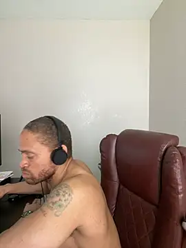 Fathero1time XXX чат на живо