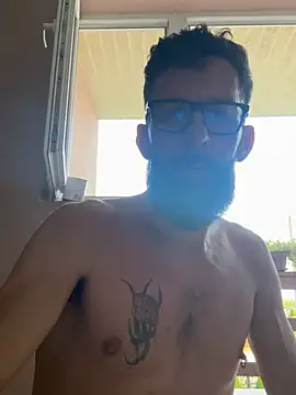 Czat XXX na żywo – Michel_huge