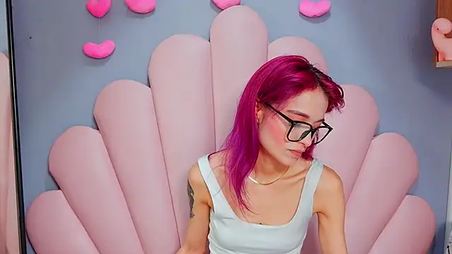 Chat +18 de luci_miller ao vivo