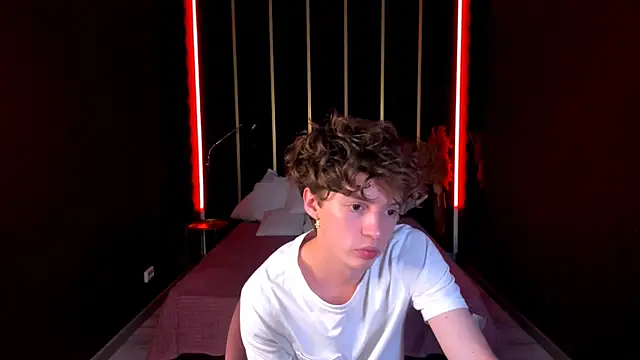 Show modela LukeSweet na web-kameri